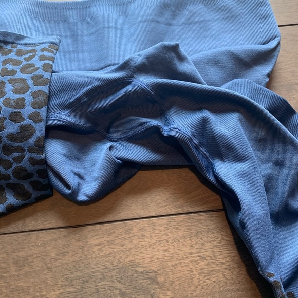 Fabletics High-Waisted Leopard Print Legging - Picture 4 of 10